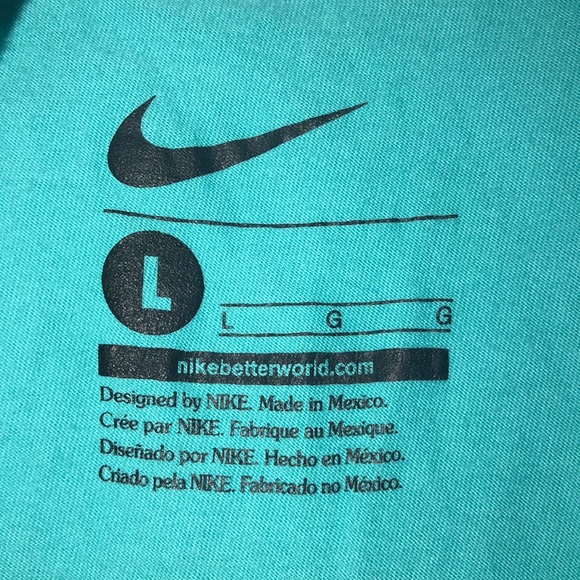 Girls Nike tee - Picture 3 of 3